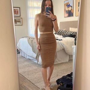 Aritzia Babaton Bodycon Tube Skirt constant camel